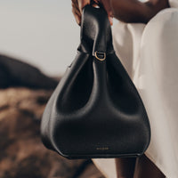 Numéro Neuf - Textured Black