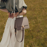 Numéro Sept - Textured Taupe
