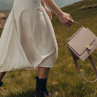 Numéro Sept - Textured Taupe