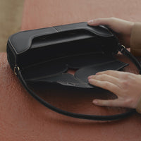 Osmo - Smooth Black with Ecru Stitching
