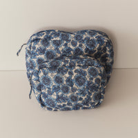 GRANDE QUINCE POUCH -- BLEU SOLEIL FLEURIT