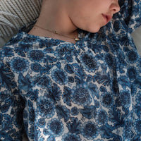 LITTLE MARCHE TOP -- BLEU SOLEIL FLEURIT