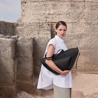 Cyme - Textured Black